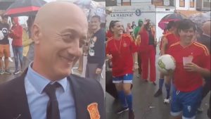 Un pueblo se disfraza de Luis Rubiales y la Selección femenina de Fútbol