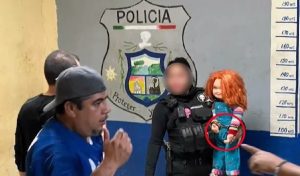chucky policía