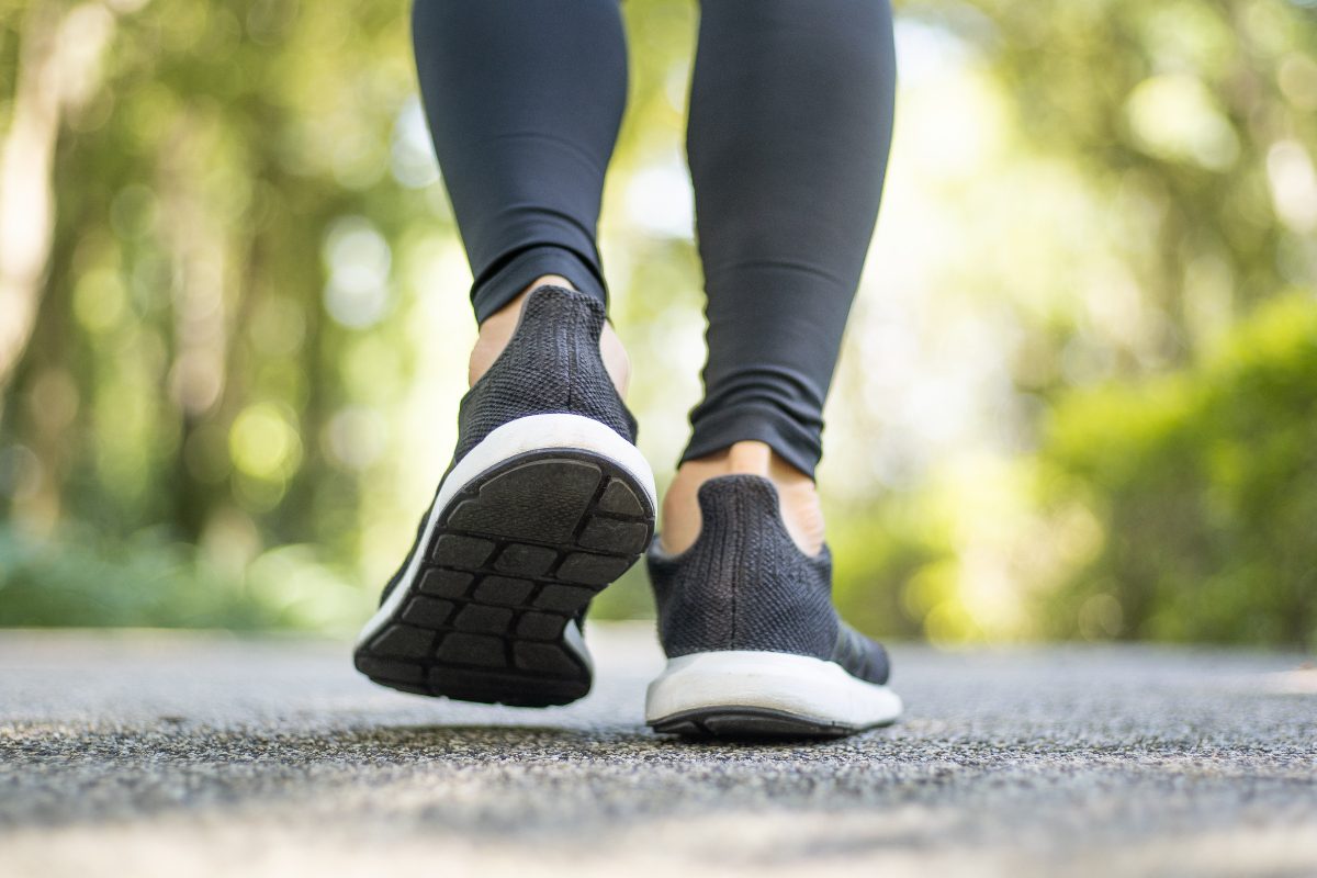 Efectos de caminar hacia atrás