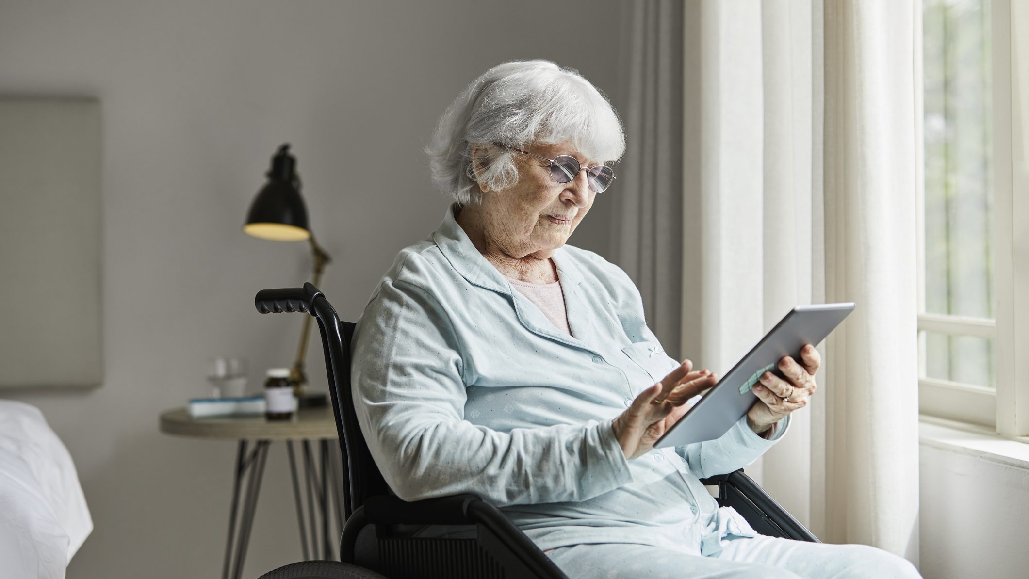 Celia es la nueva IA en WhatsApp para asistencia a personas mayores -  HTCMania