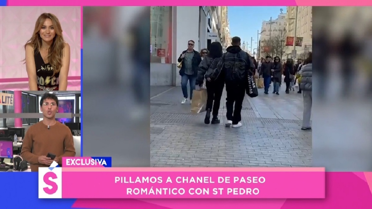 Chanel y st. Pedro caminando juntos por el centro de Madrid