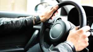 La DGT ya no multará por conducir sin carnet