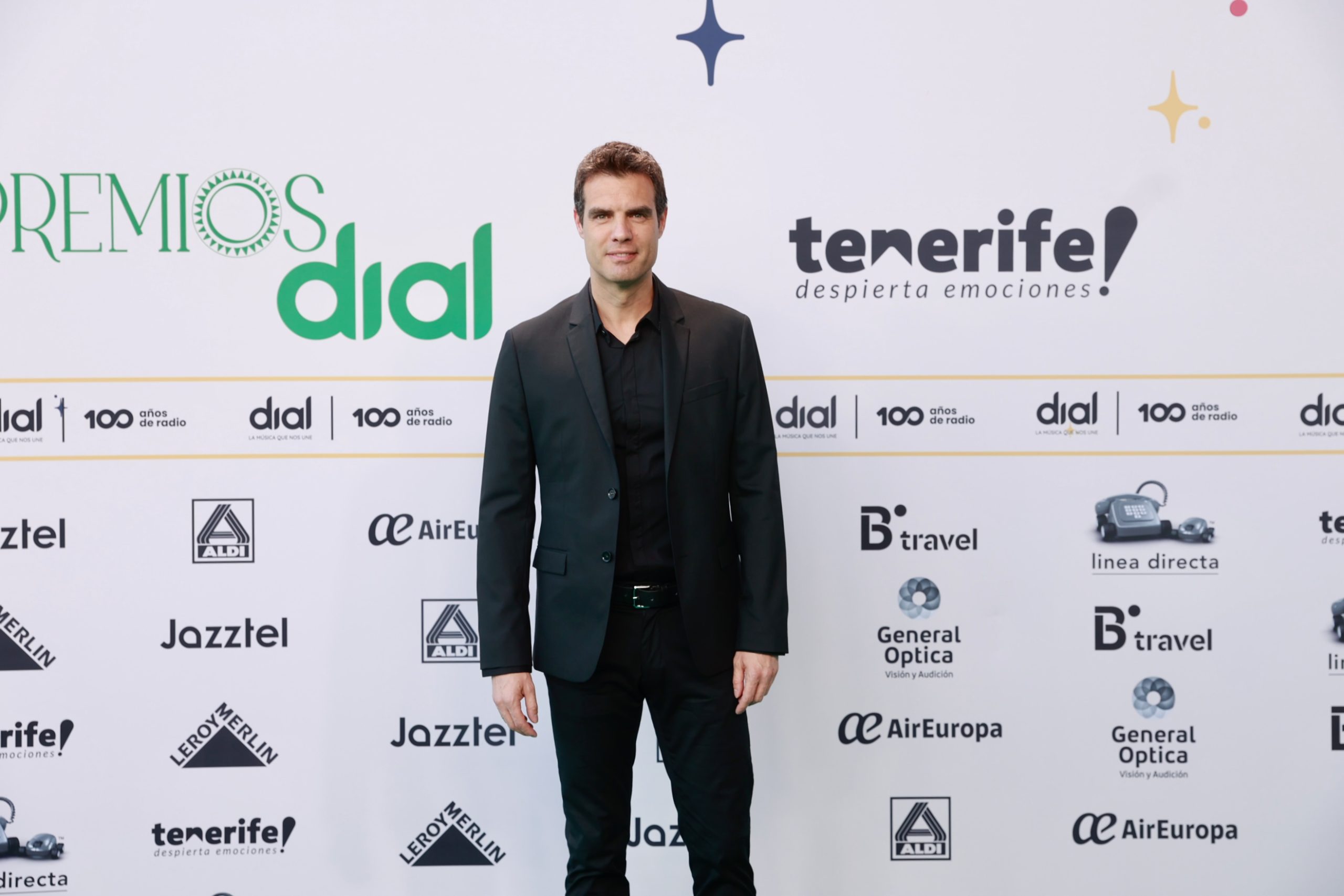 David Aleman en la alfombra verde de Premios Dial Tenerife
