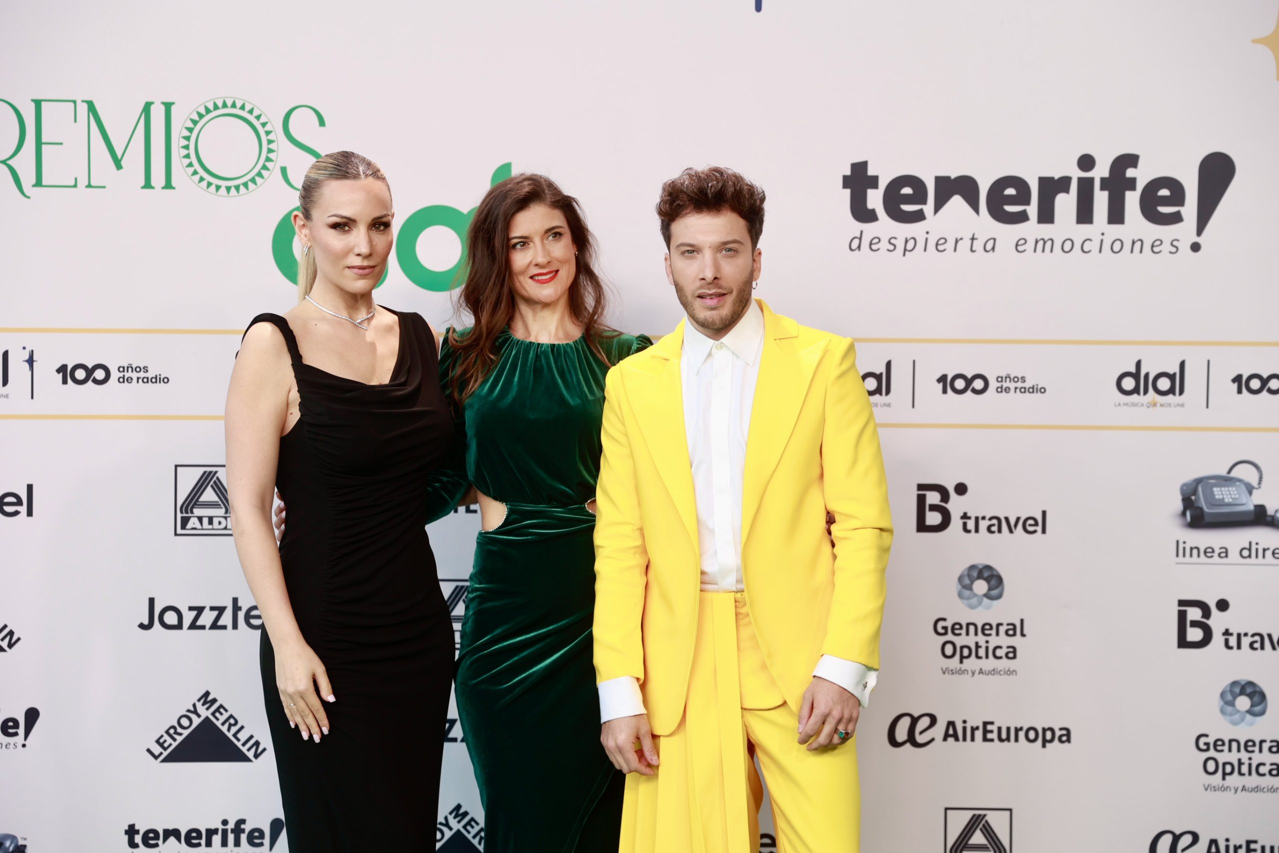Edurne, Carmen Ramírez y Blas Cantó, presentadores de Premios Dial Tenerife