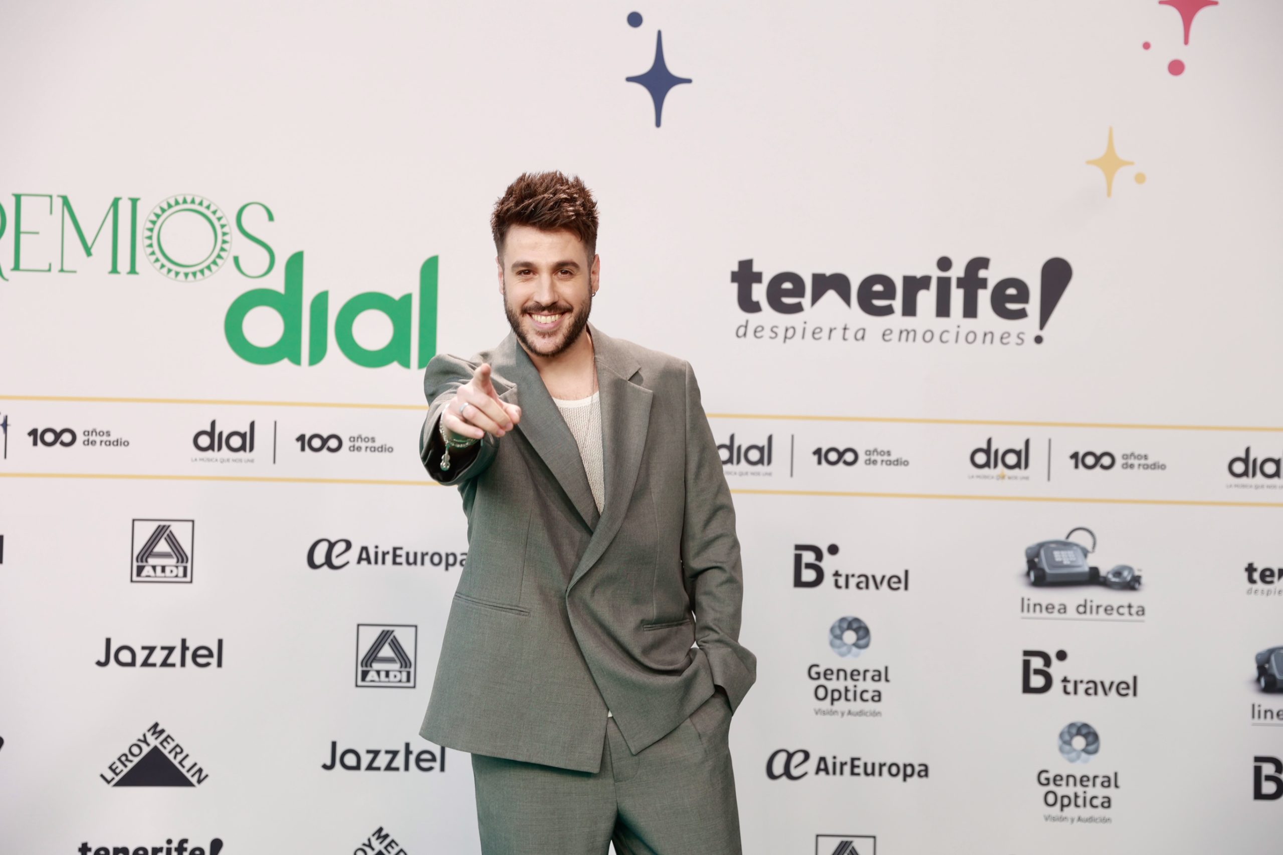 Antonio José en la alfombra verde de Premios Dial Tenerife