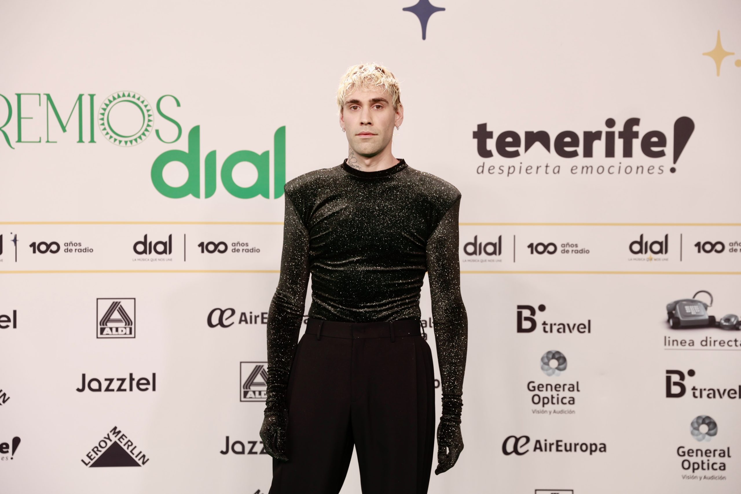 Mr. Rain en la alfombra verde de Premios Dial Tenerife