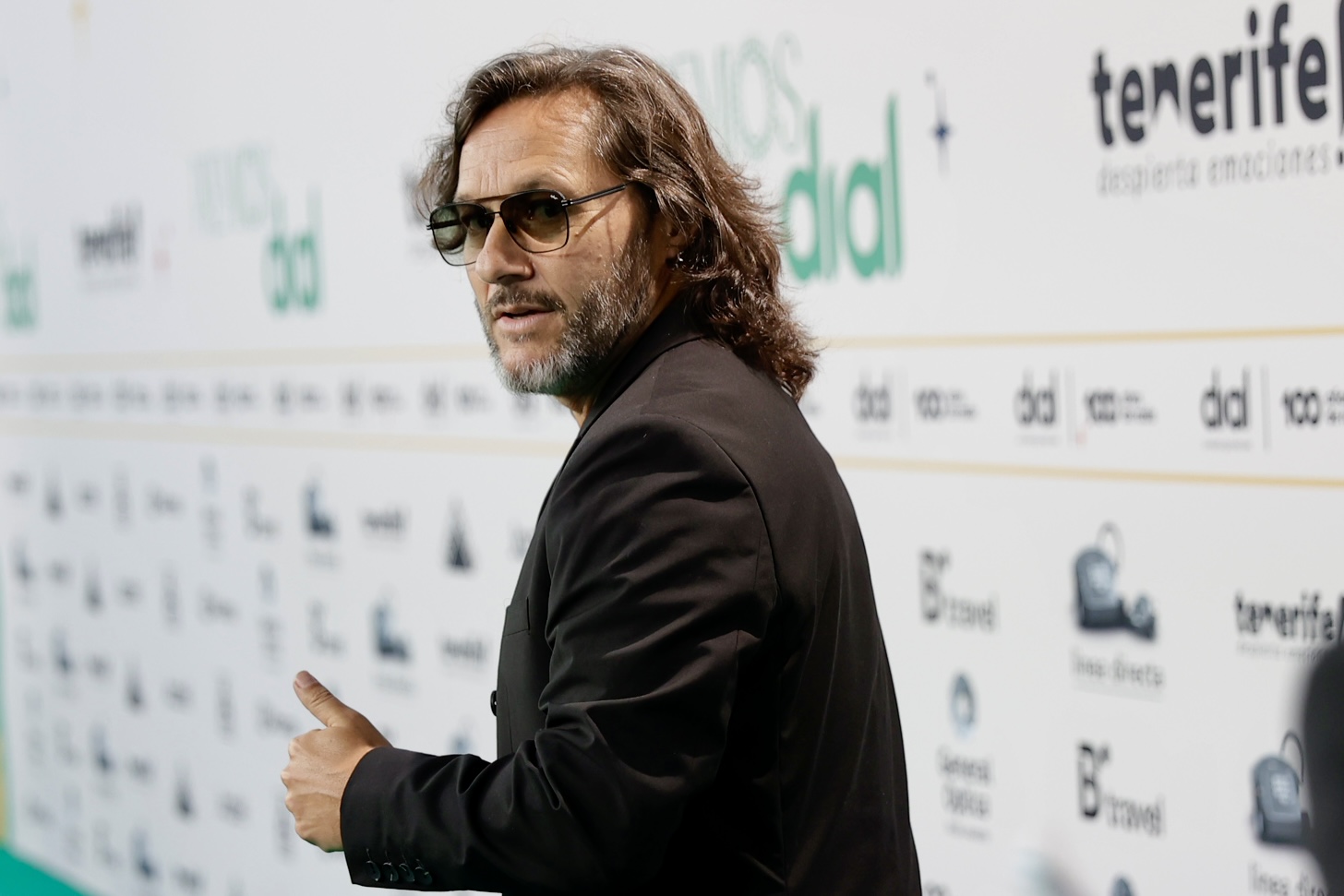 Diego Torres en la alfombra verde de Premios Dial Tenerife
