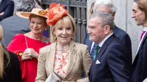 Esperanza Aguirre en la boda de José Luis Martínez-Almeida