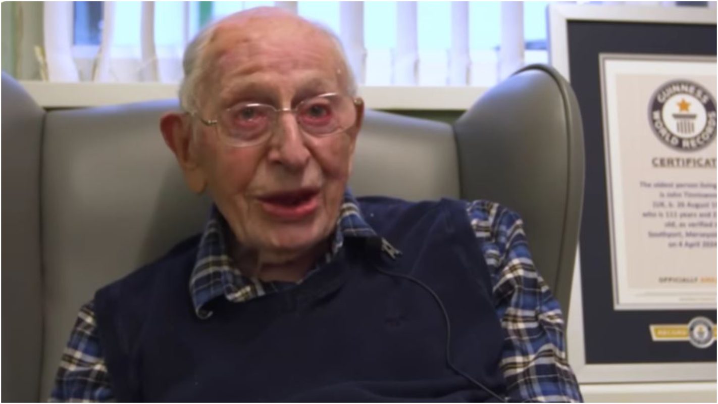 John Alfred Tinniswood, el hombre más viejo del mundo por el récord Guinness