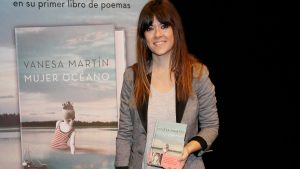 Vanesa Martín en la presentación de su libro