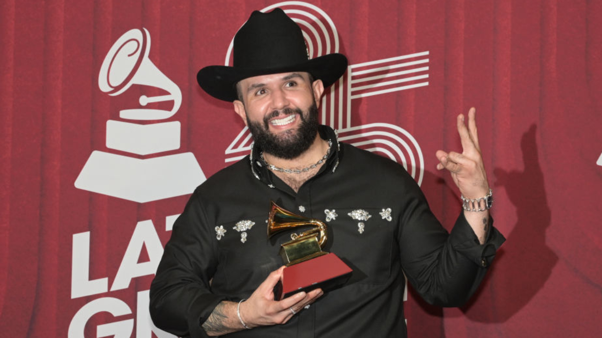 Carín León, ganador de un Grammy