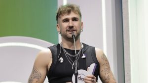 Dani Fernández recoge su Premio Dial