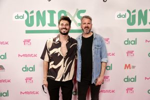 Antoñito Molina y su guitarrista