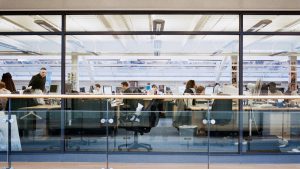 Una oficina de trabajo.