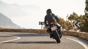 Nuevas reglas DGT motorista y ciclista