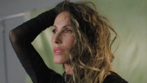 Malú en el videoclip de Todo sabe a ti