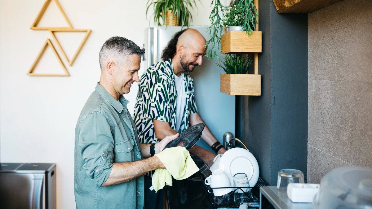 Limpieza de hogar con amigos