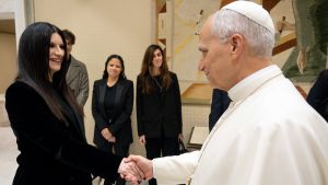 Laura Pausini y el Papa León XIV