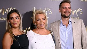 Carmen Borrego y sus hijos