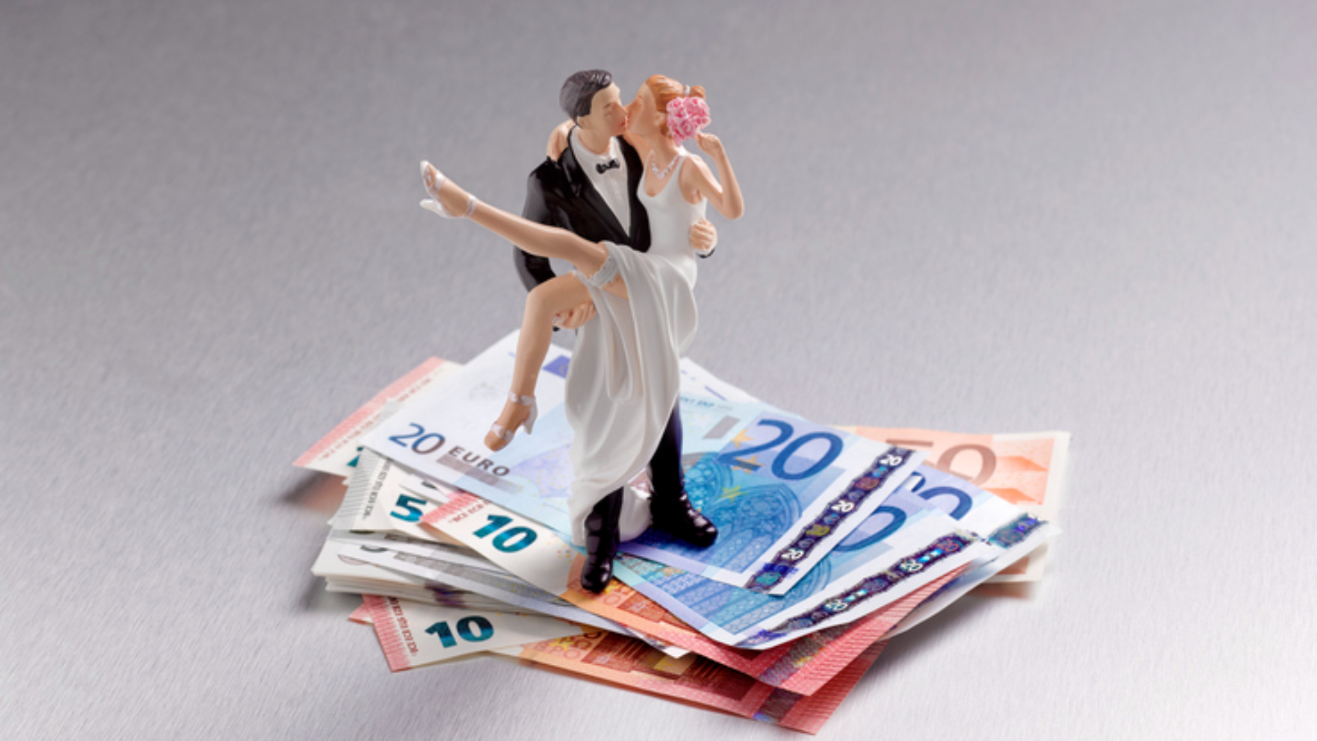 Cómo regalar dinero en una boda