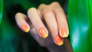 Diseño de uñas 'sunset gradient'