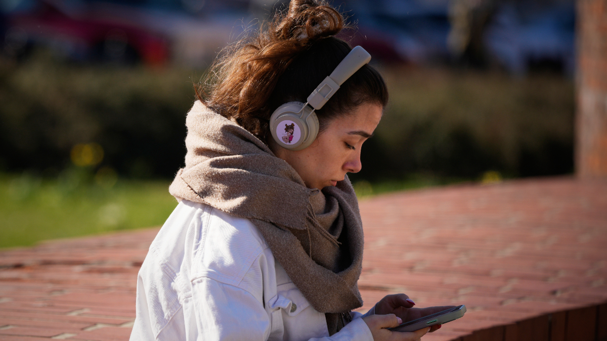 Escuchar música