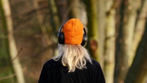 Escuchar música