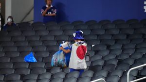 Japonés limpiando durante el Mundial 2026