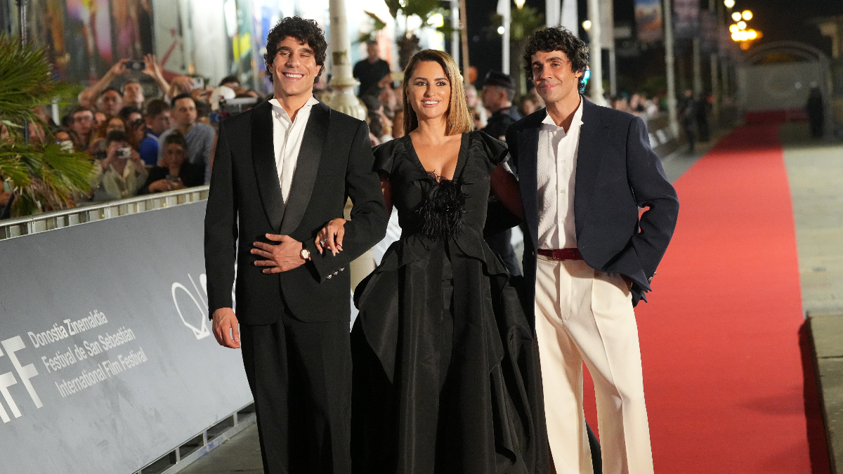 Los Javis y Penélope Cruz