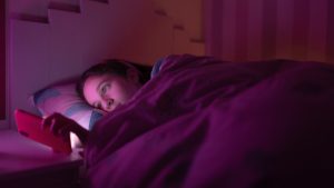 Ver el móvil antes de dormir