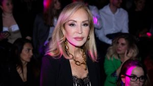 Carmen Lomana